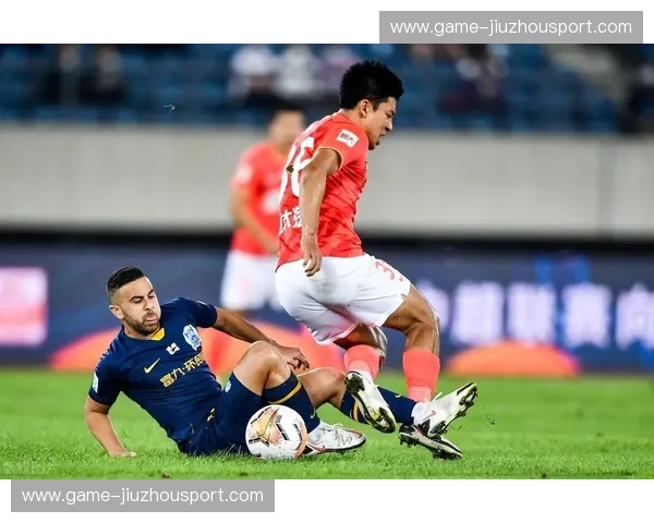 金元时代的绝响与纸媒锋芒的交锋：当“恒大旋风”撞上《东方体育》的冷静手术刀